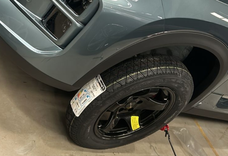 O que é um estepe temporário e por que ele é essencial para carros híbridos?